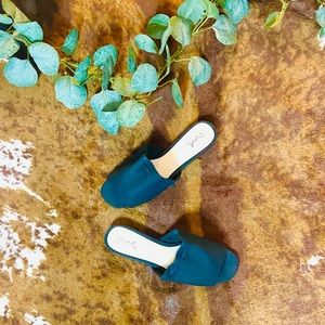 2/10 ✨Qupid Black Fabric Slide Sandals